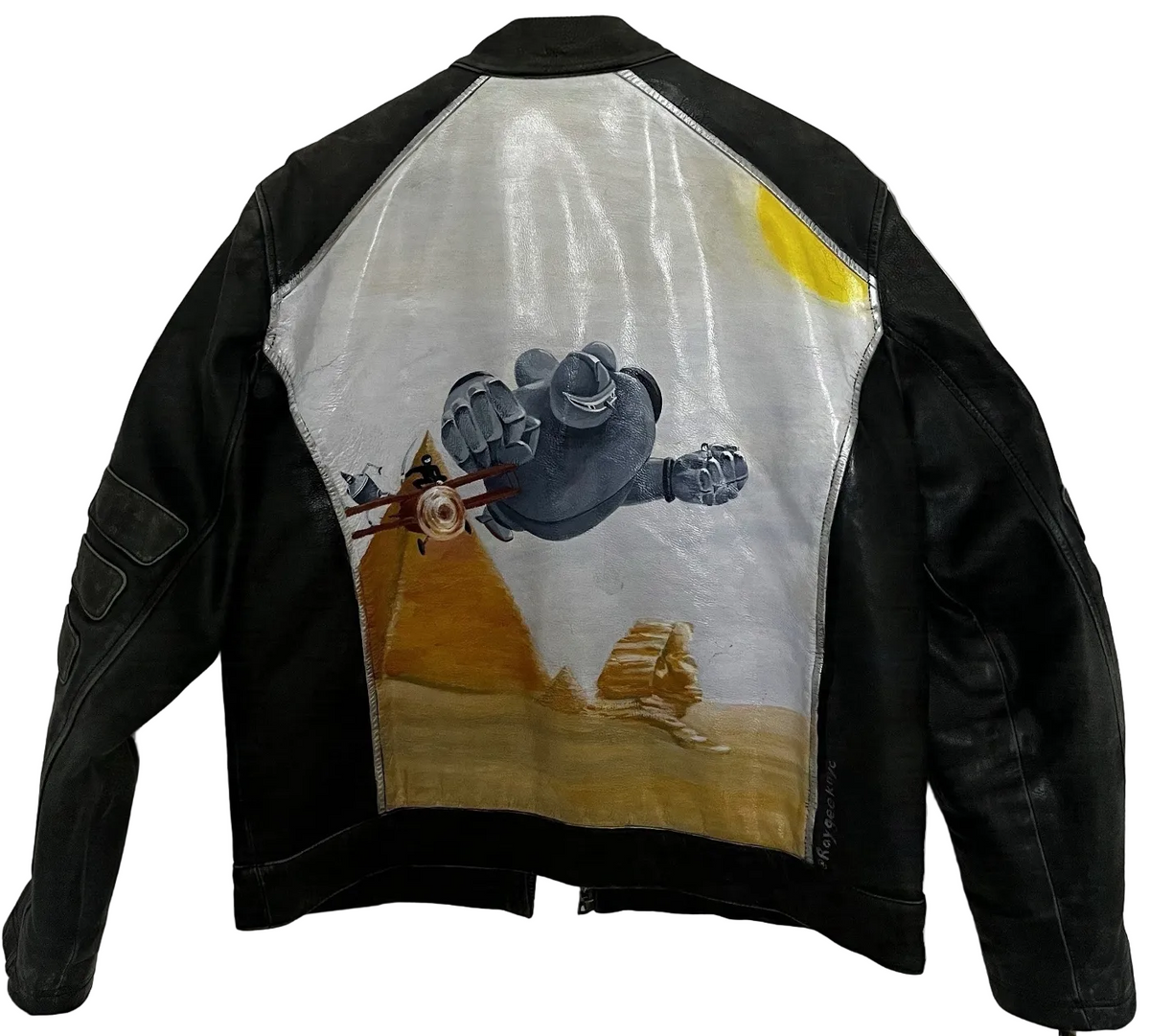 Tetsujin over Giza by Raymond Blum